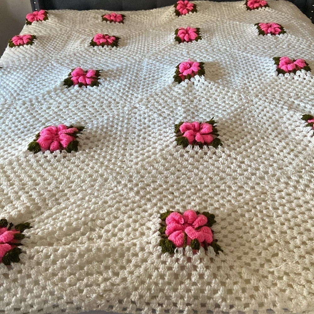 Handmade Crocheted Beige With Pink Flowers Afghan  Cottagecore Shabby Chic - Picture 5 of 6
